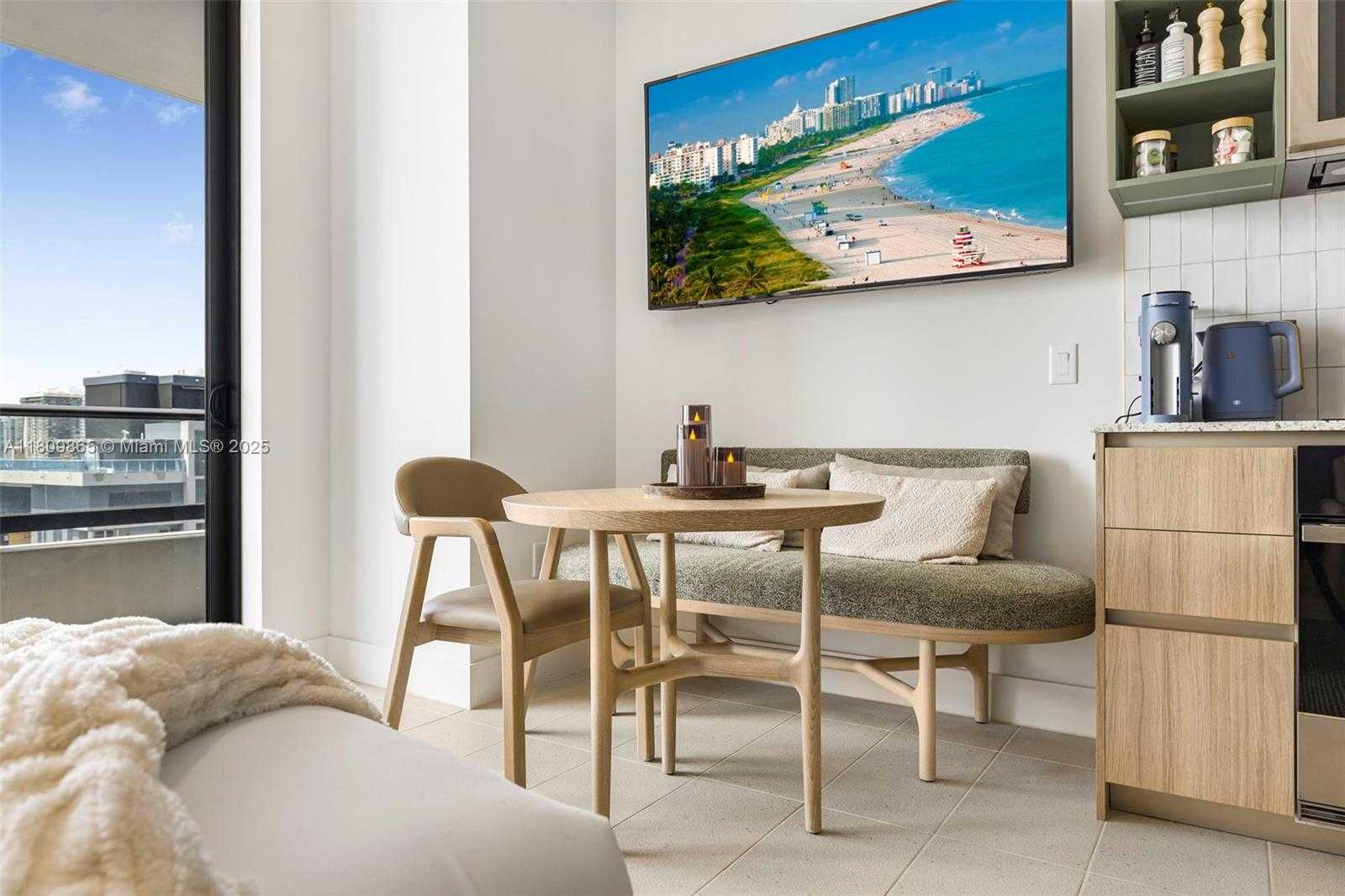 Small Image of 159 NE 6th St, Miami, FL 33132, USA Number 21