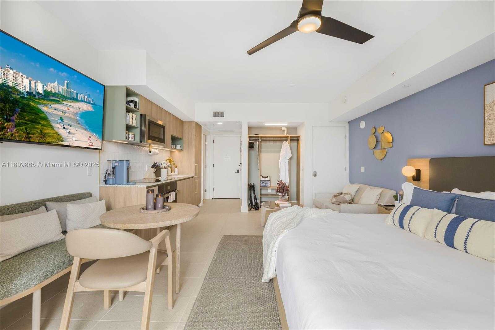 Small Image of 159 NE 6th St, Miami, FL 33132, USA Number 23