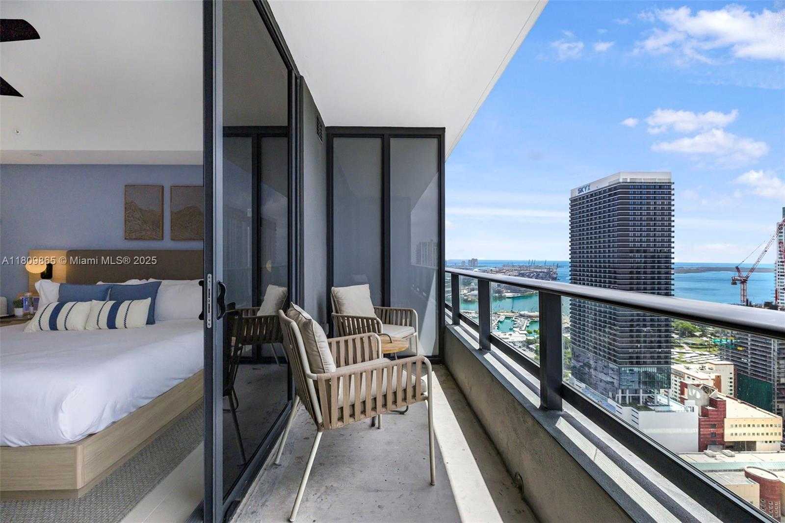 Small Image of 159 NE 6th St, Miami, FL 33132, USA Number 37