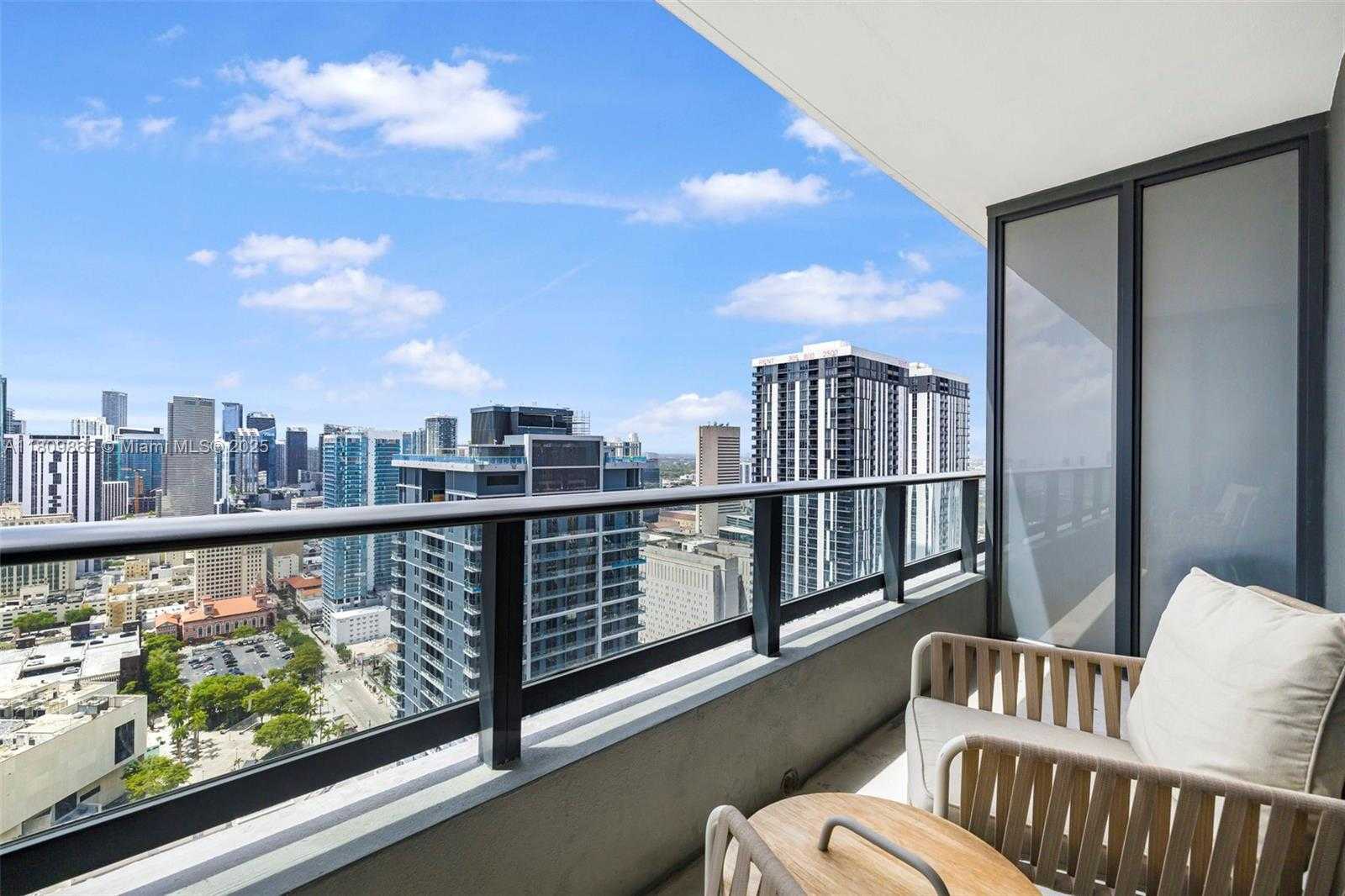 Small Image of 159 NE 6th St, Miami, FL 33132, USA Number 39