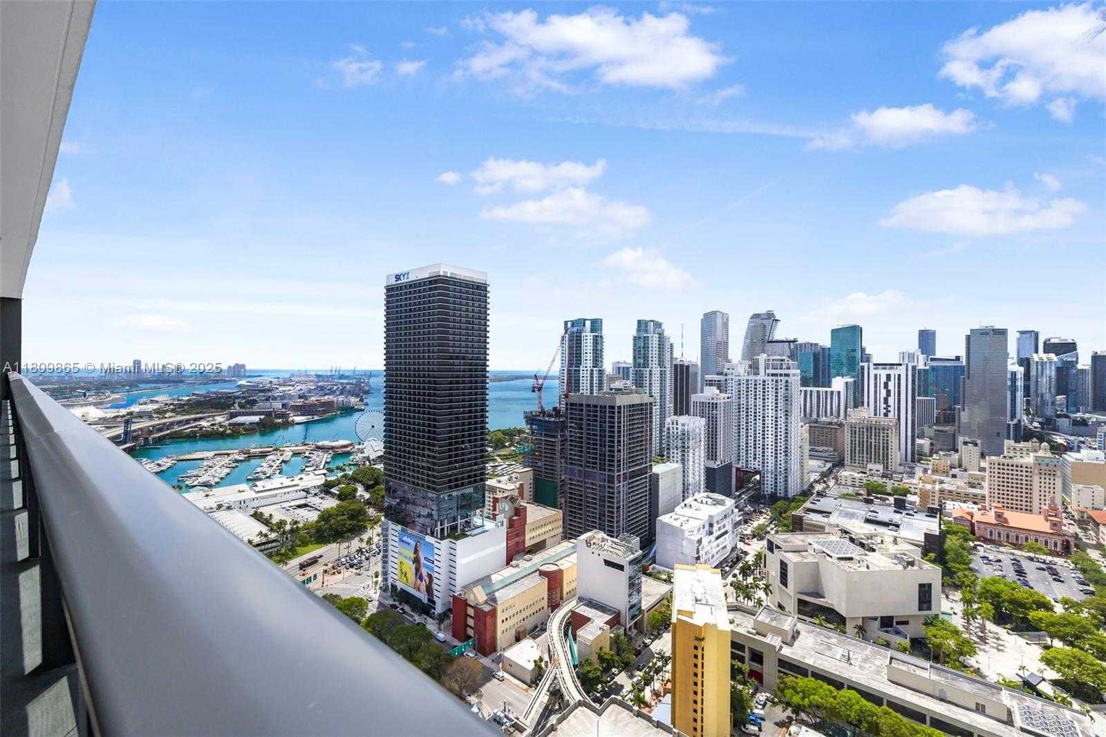 Small Image of 159 NE 6th St, Miami, FL 33132, USA Number 41