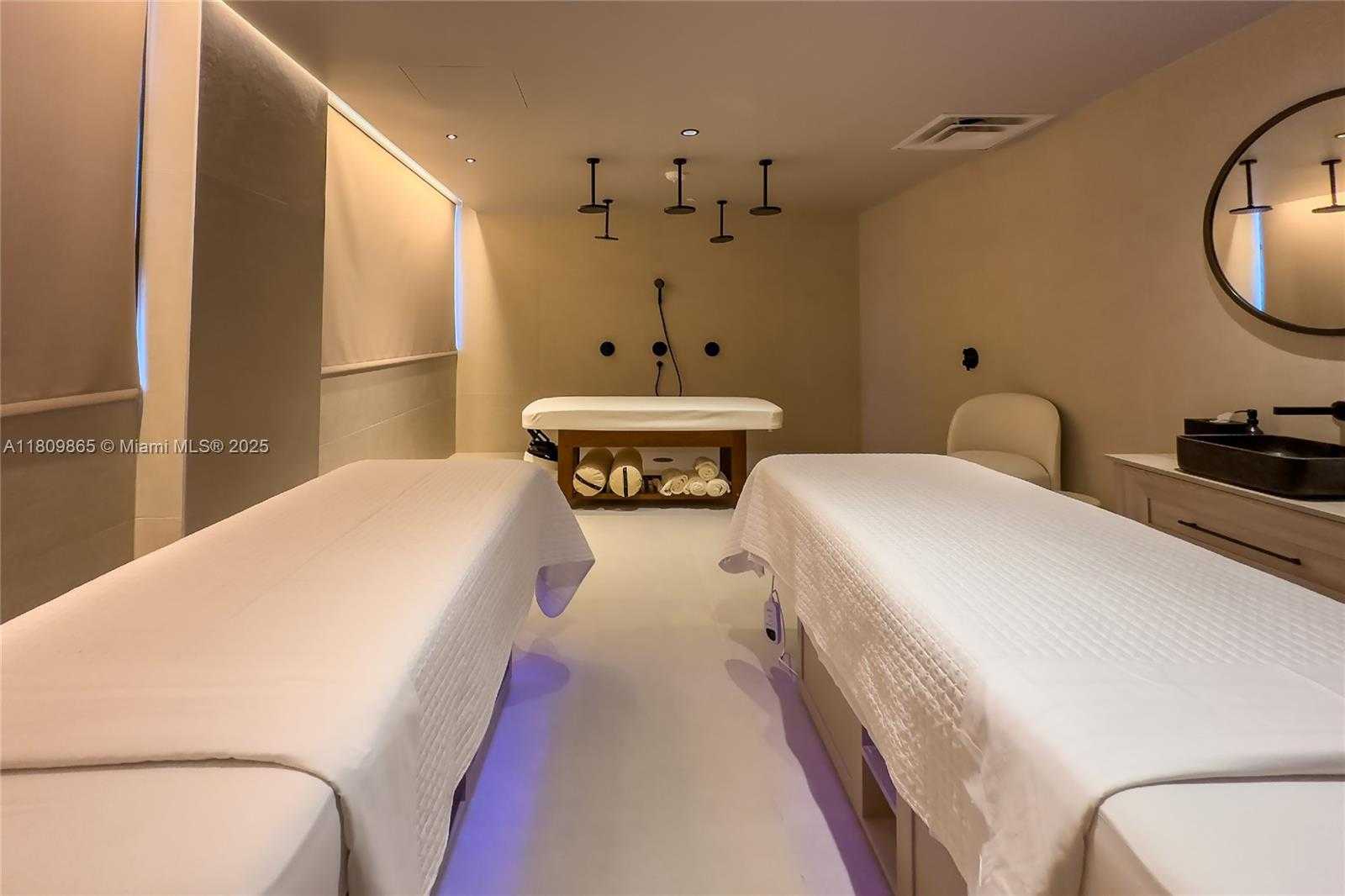 Small Image of 159 NE 6th St, Miami, FL 33132, USA Number 74