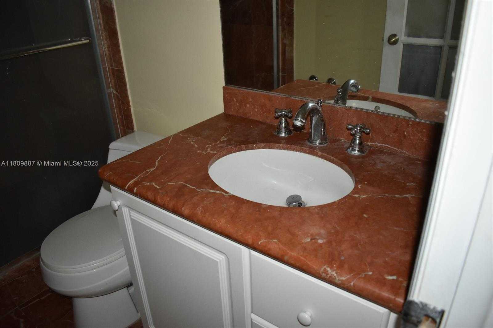 Small Image of 6039 COLLINS AVE #914, Miami Beach Number 13