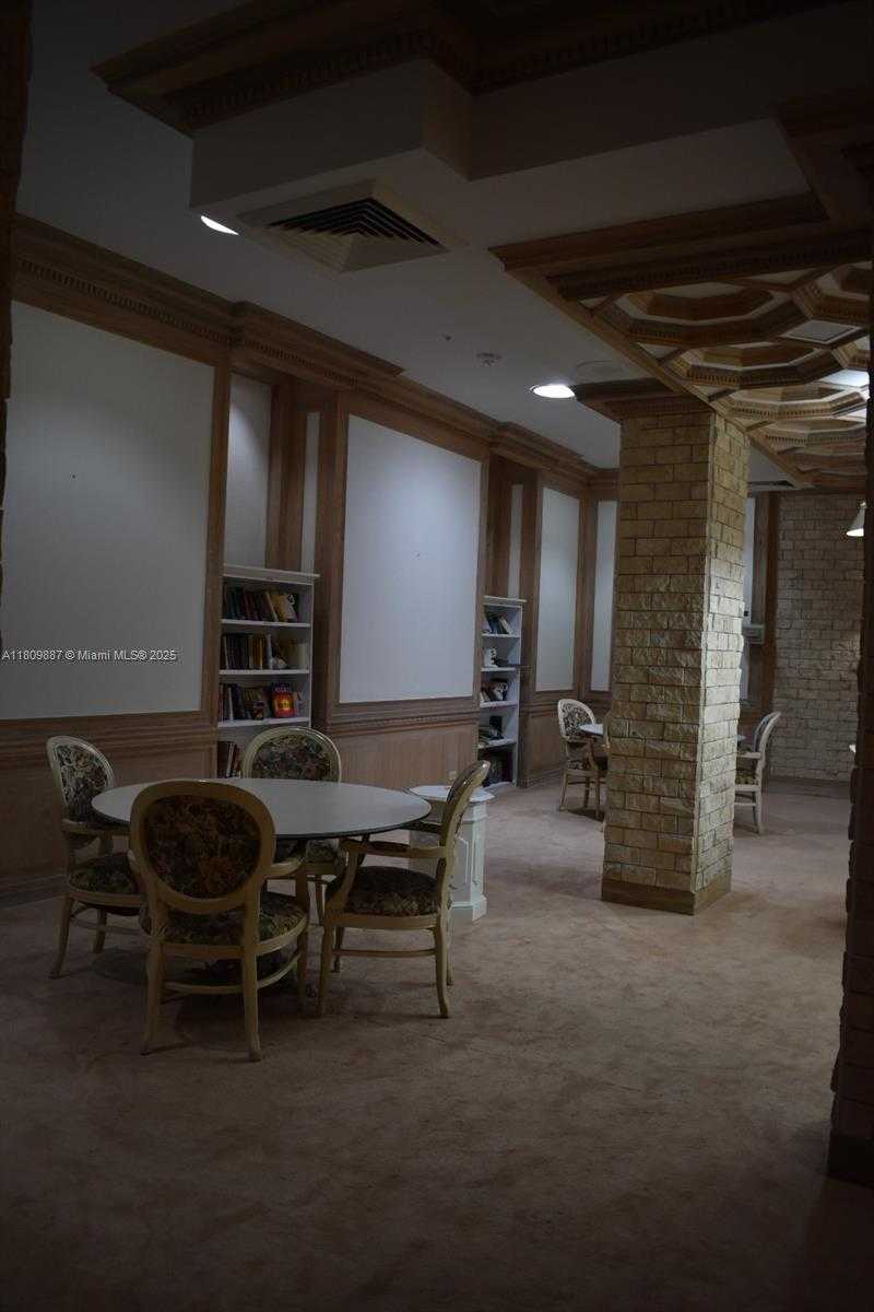 Small Image of 6039 COLLINS AVE #914, Miami Beach Number 44