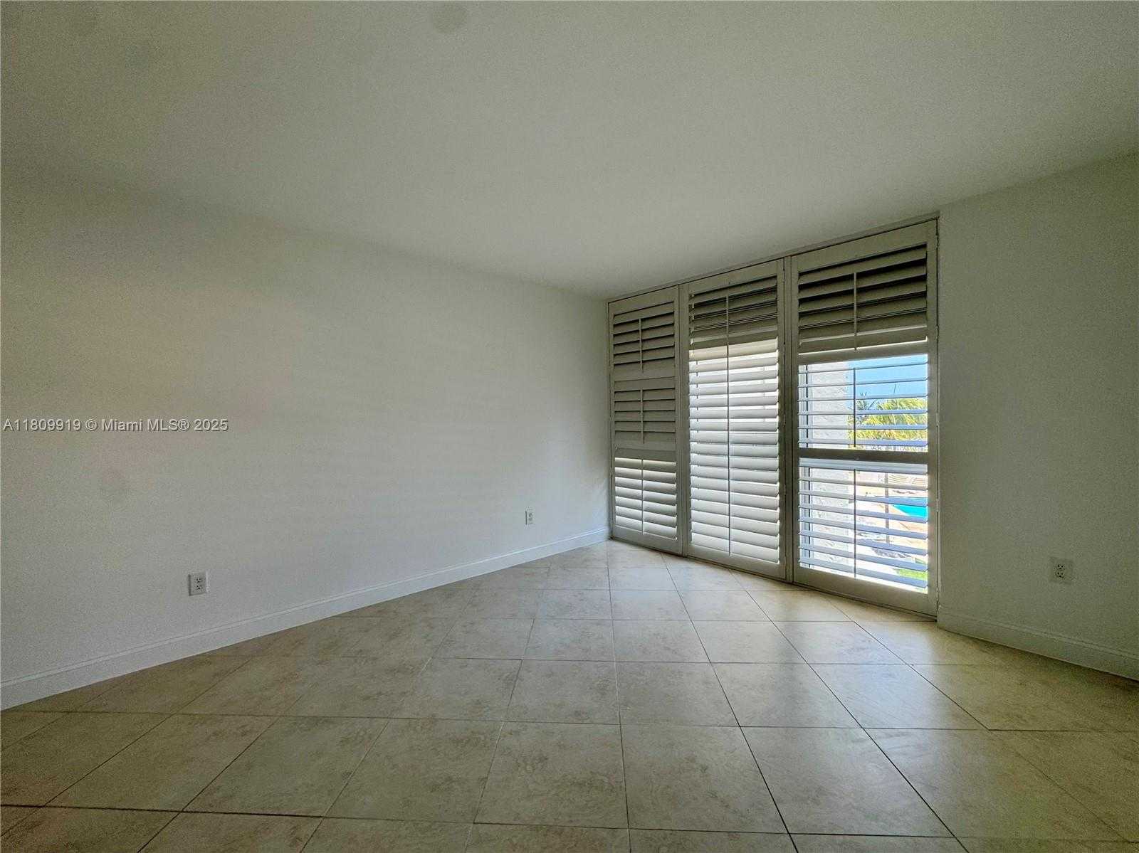 Small Image of 10275 COLLINS AVE #318, Bal Harbour Number 15