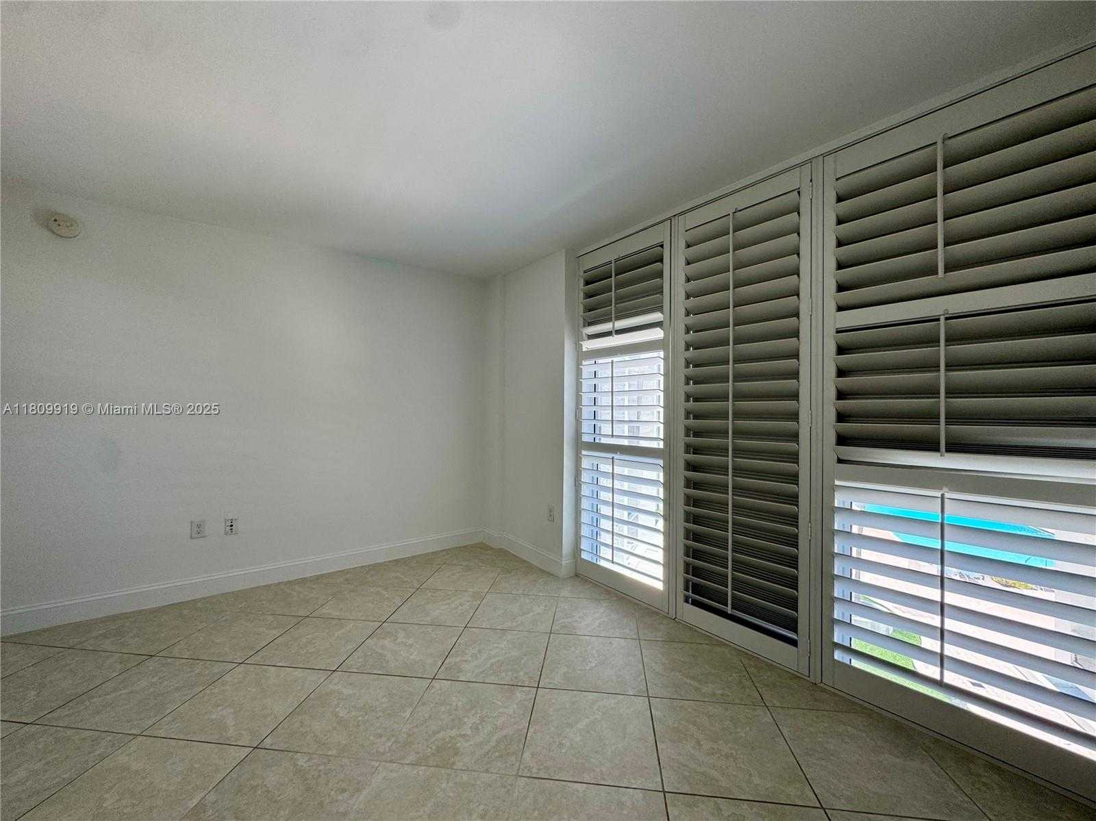 Small Image of 10275 COLLINS AVE #318, Bal Harbour Number 17