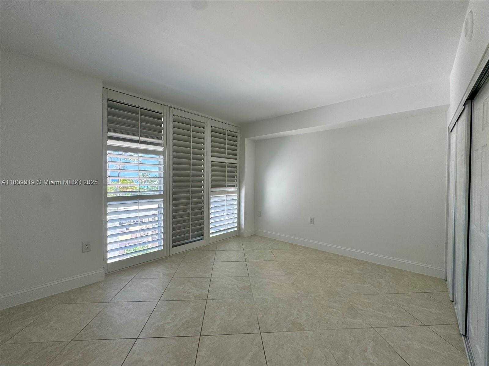 Small Image of 10275 COLLINS AVE #318, Bal Harbour Number 22