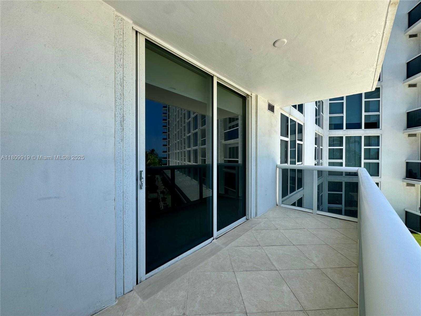 Small Image of 10275 COLLINS AVE #318, Bal Harbour Number 24