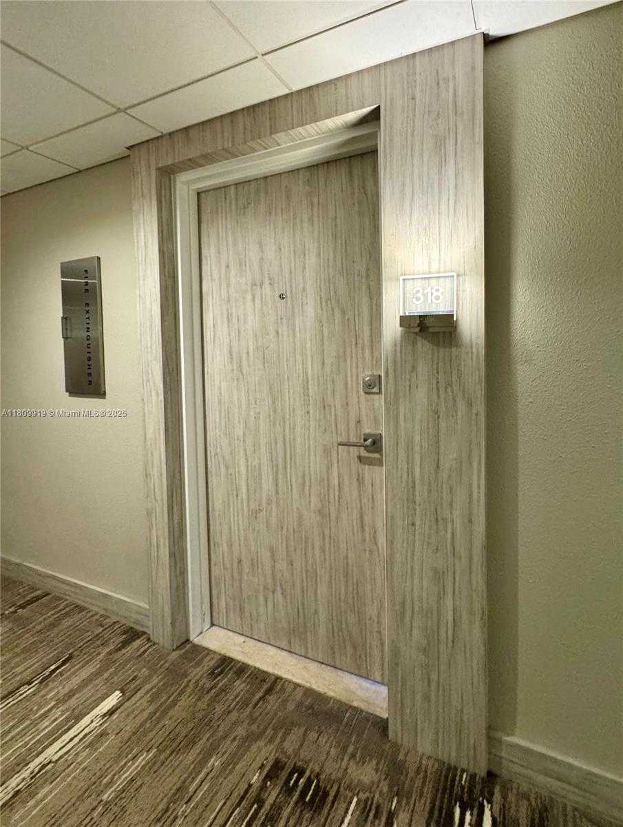 Small Image of 10275 COLLINS AVE #318, Bal Harbour Number 4