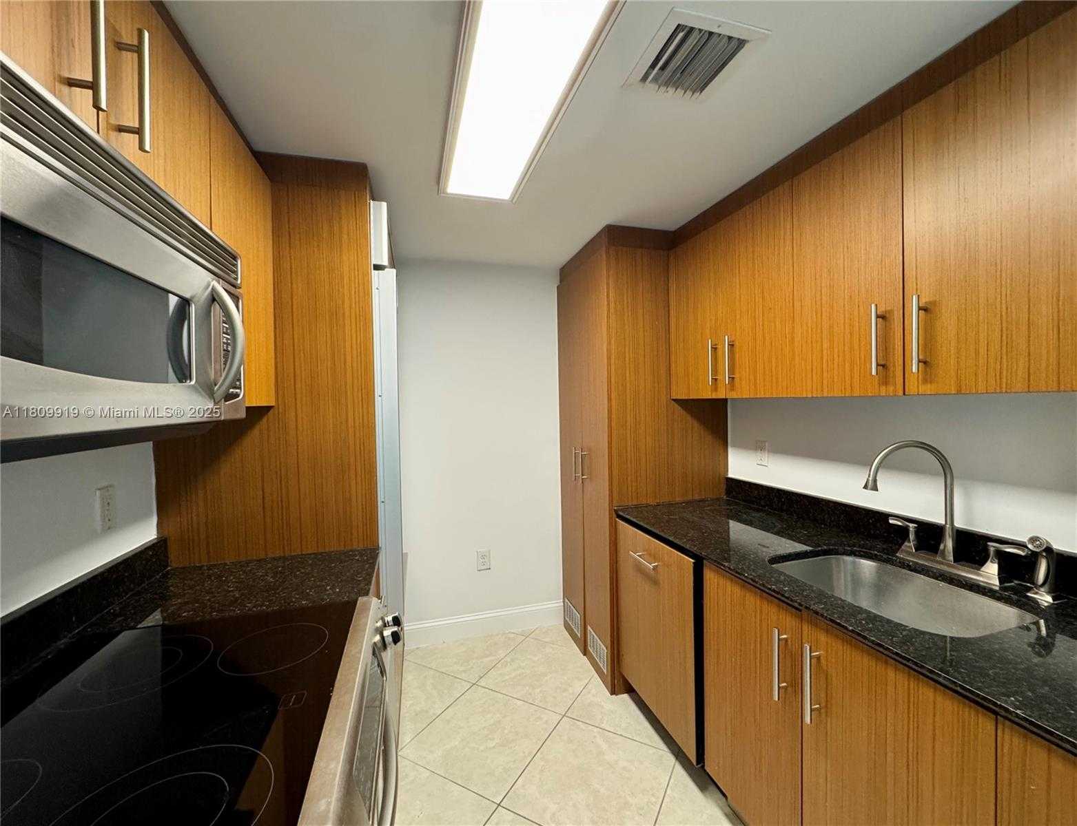 Small Image of 10275 COLLINS AVE #318, Bal Harbour Number 5
