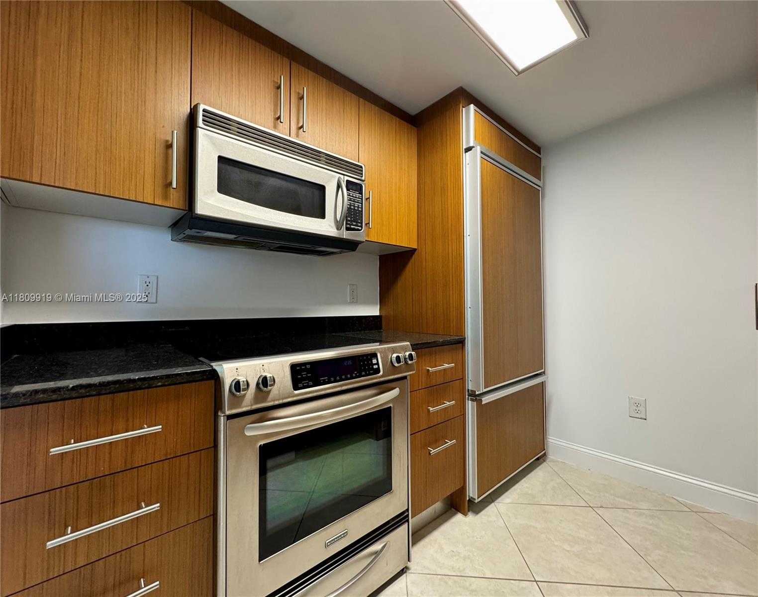 Small Image of 10275 COLLINS AVE #318, Bal Harbour Number 6