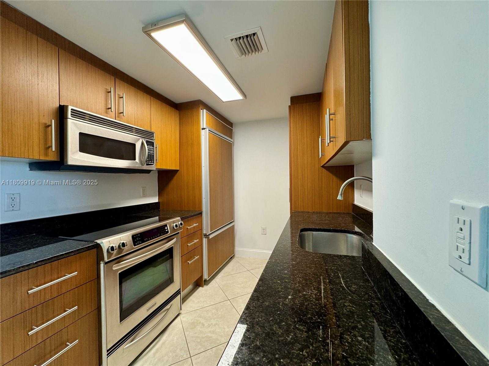 Small Image of 10275 COLLINS AVE #318, Bal Harbour Number 7