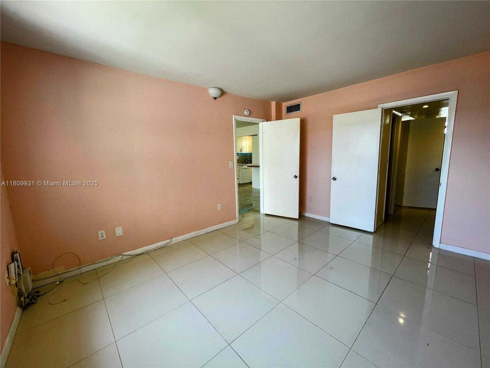 Small Image of 2859 LEONARD DR #G407, Aventura Number 10