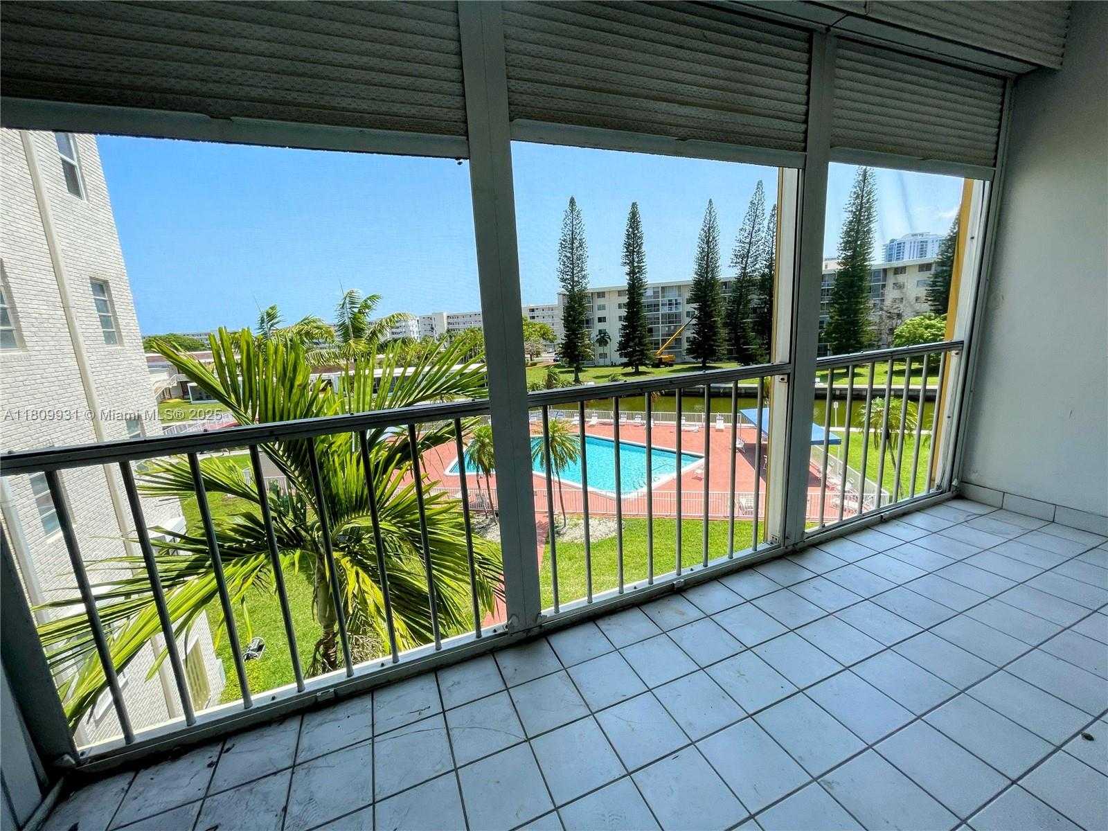 Small Image of 2859 LEONARD DR #G407, Aventura Number 12