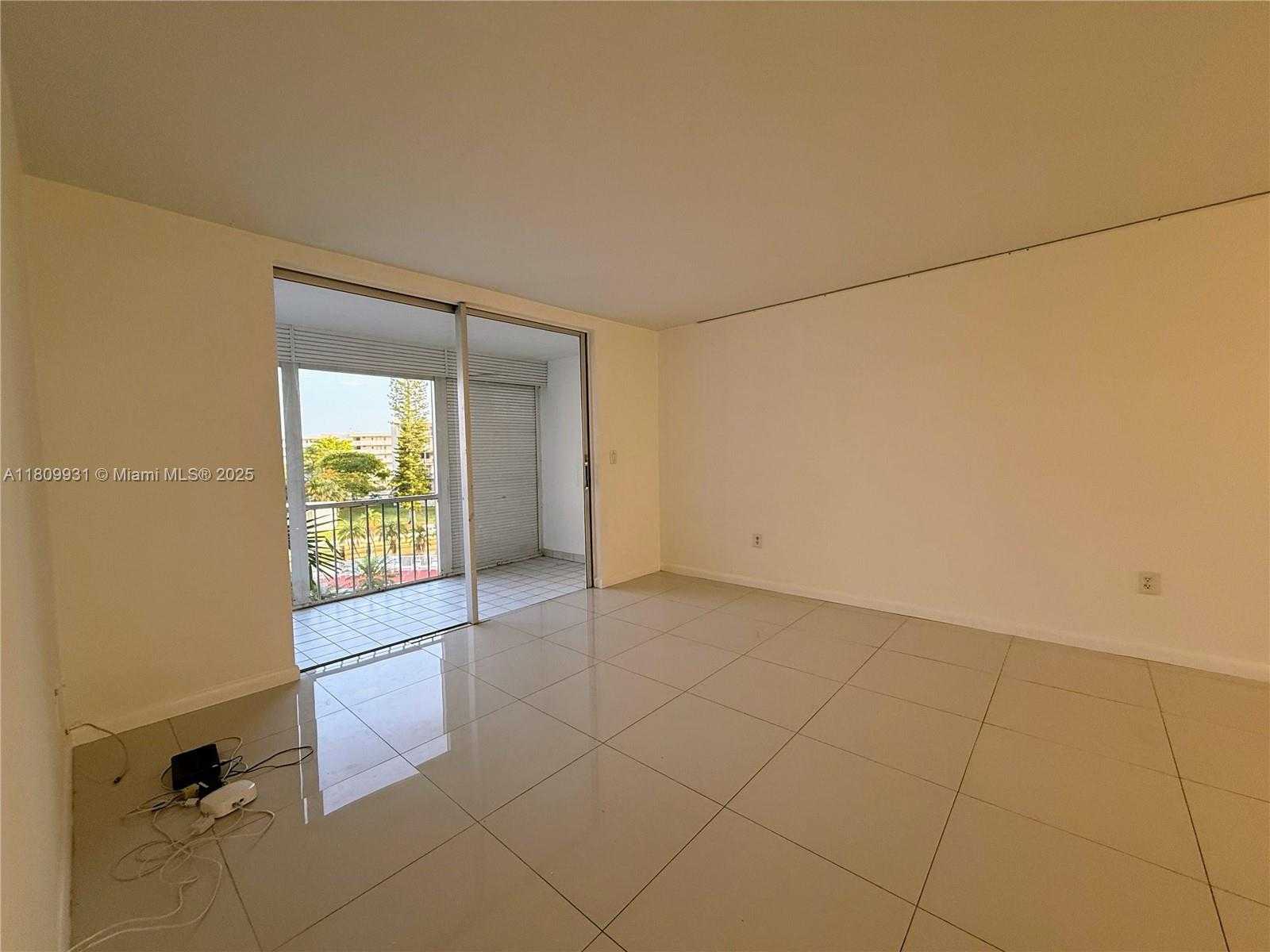 Small Image of 2859 LEONARD DR #G407, Aventura Number 19