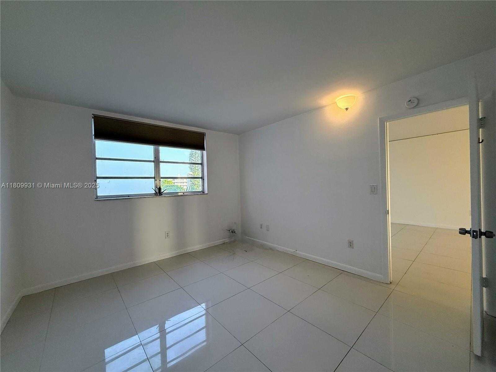 Small Image of 2859 LEONARD DR #G407, Aventura Number 21