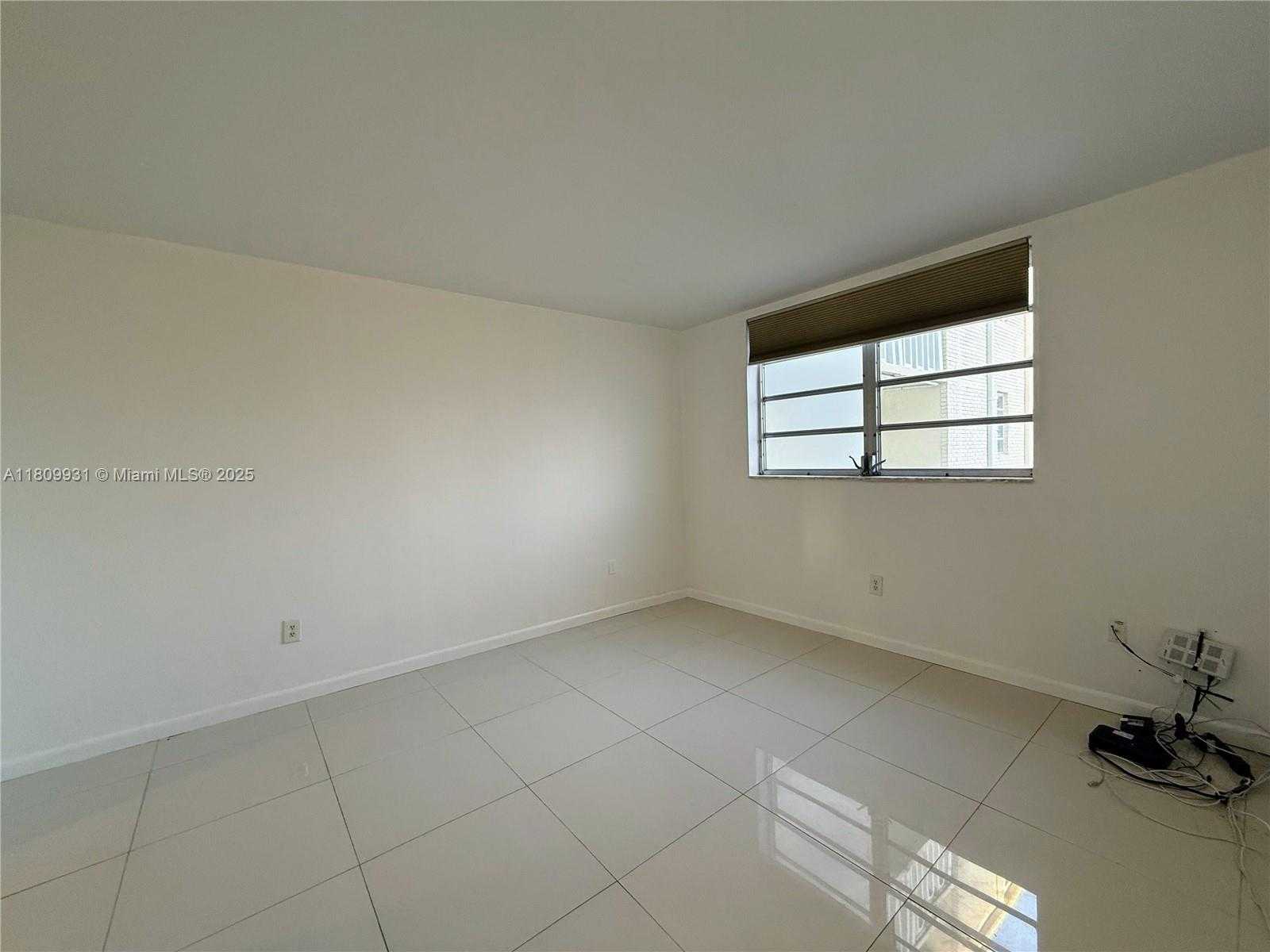 Small Image of 2859 LEONARD DR #G407, Aventura Number 22