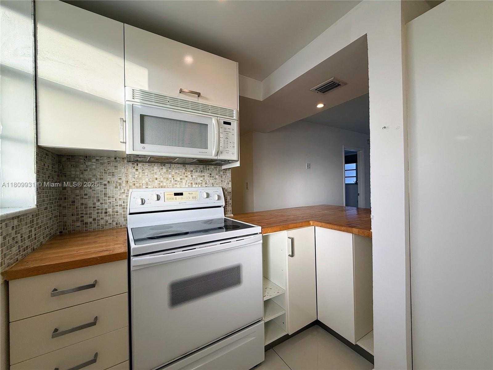 Small Image of 2859 LEONARD DR #G407, Aventura Number 30