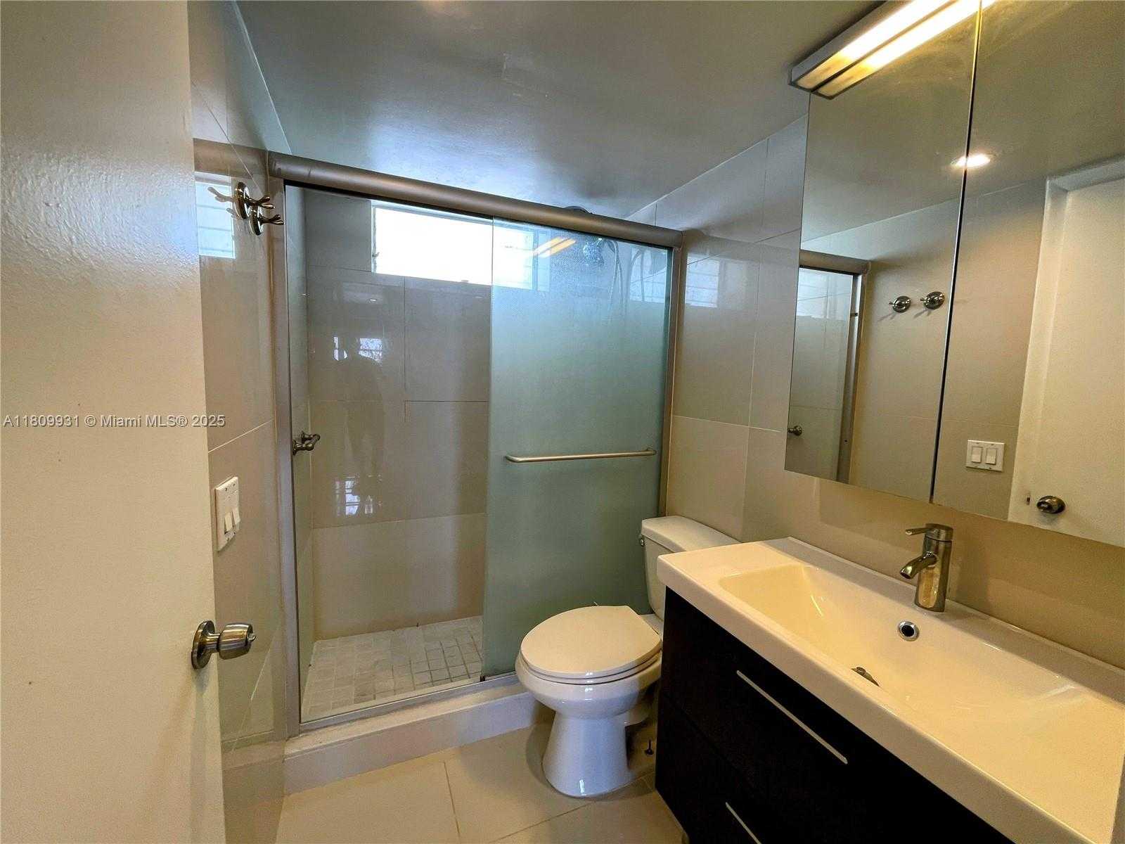 Small Image of 2859 LEONARD DR #G407, Aventura Number 9