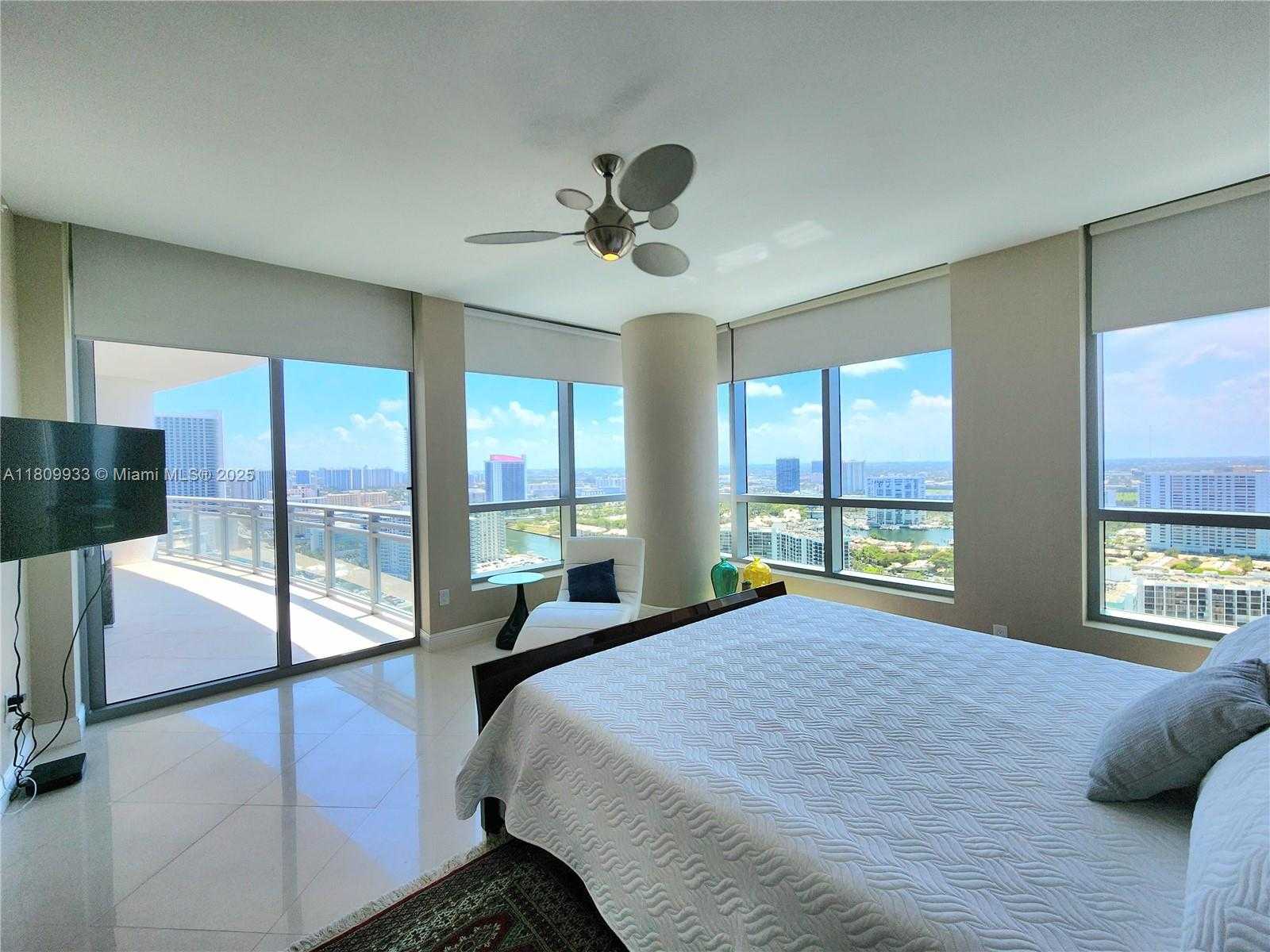 Small Image of 3535 SOUTH OCEAN DR #2805, Hollywood Number 21