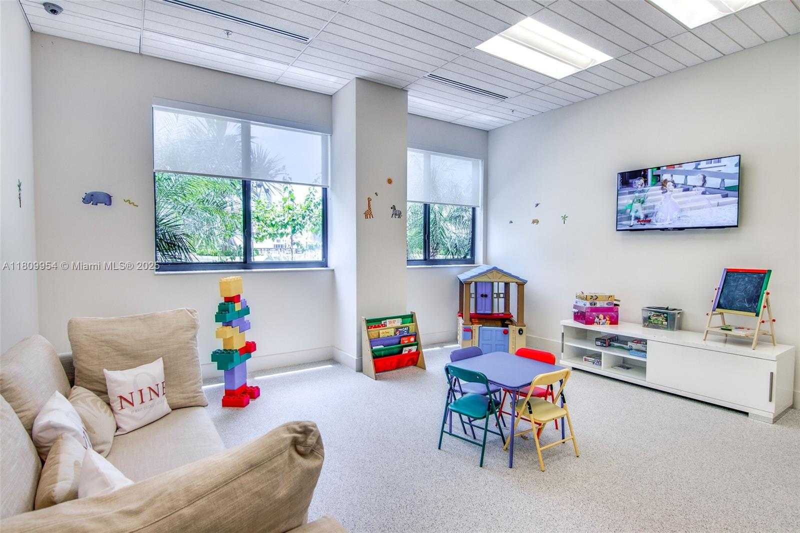 Small Image of 999 SOUTH WEST 1ST AVE #3306, Miami Number 24