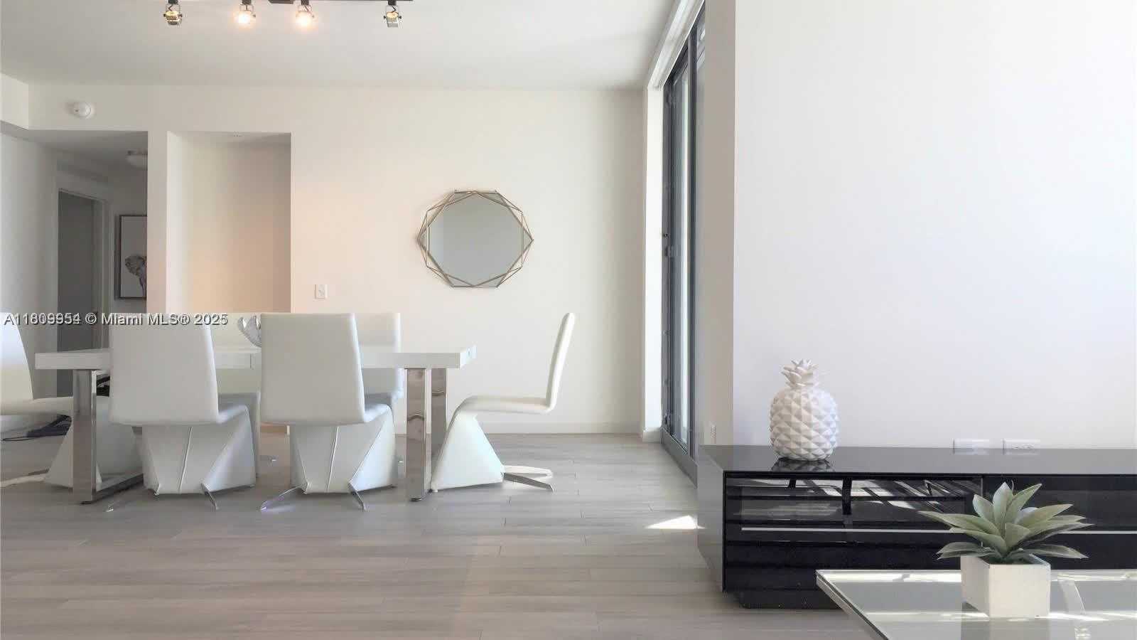 Small Image of 999 SOUTH WEST 1ST AVE #3306, Miami Number 8