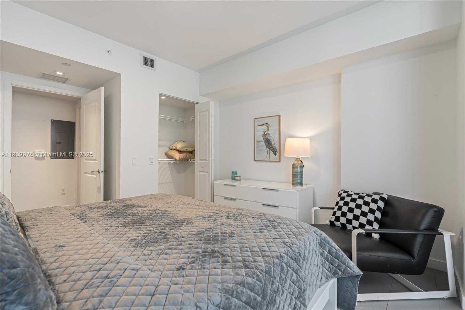 Small Image of 1600 NORTH EAST 1ST AVE #2819, Miami Number 21