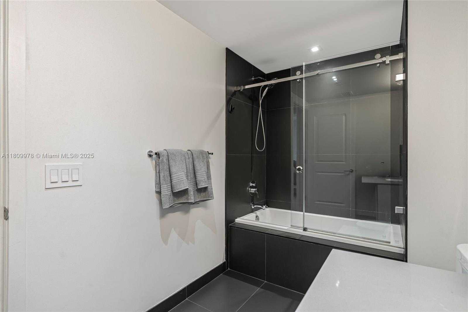 Small Image of 1600 NORTH EAST 1ST AVE #2819, Miami Number 23