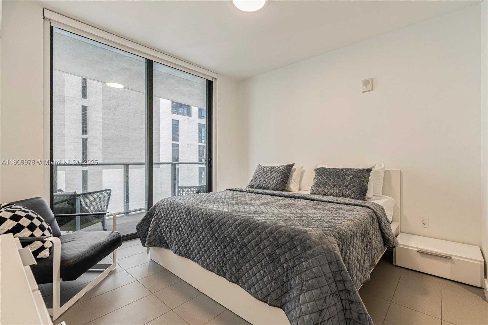 Small Image of 1600 NORTH EAST 1ST AVE #2819, Miami Number 24