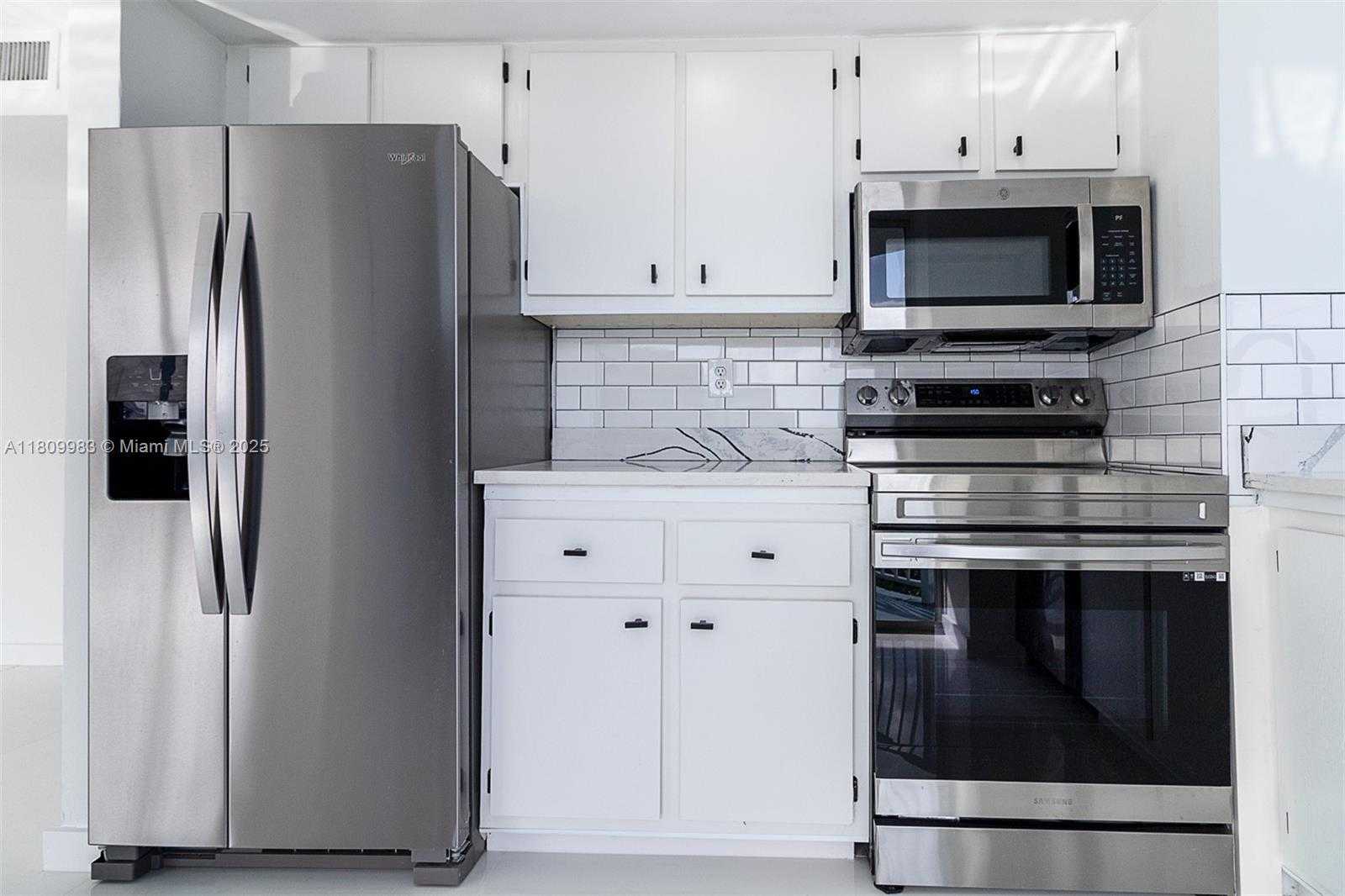 Small Image of 7601 EAST TREASURE DR #620, North Bay Village Number 3