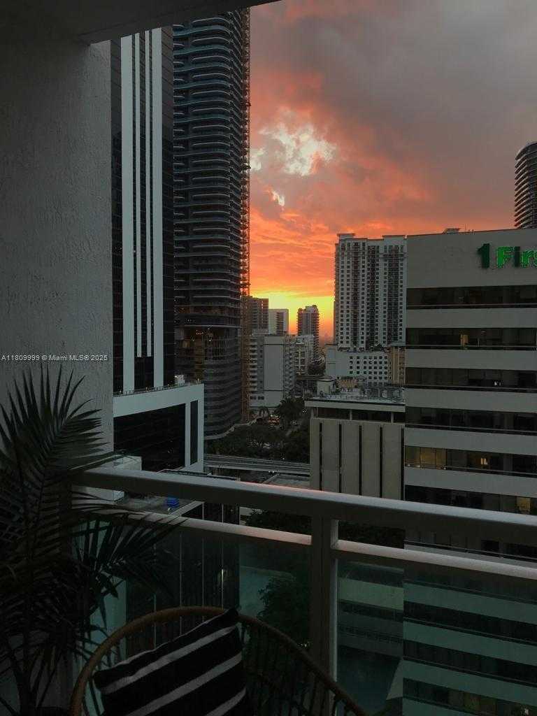 Small Image of 951 BRICKELL AVE #1503, Miami Number 5