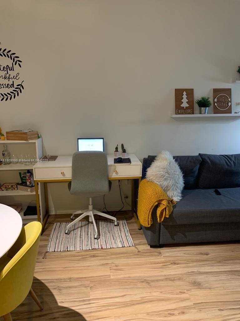 Small Image of 951 BRICKELL AVE #1503, Miami Number 6