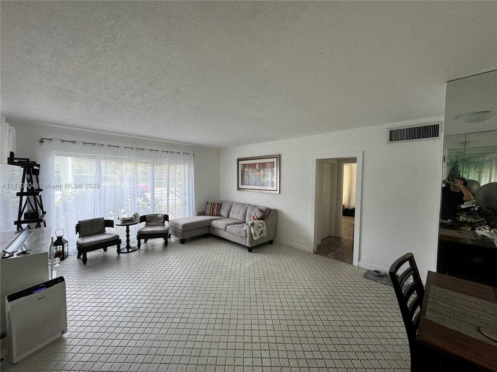 Small Image of 286 BAL BAY DR #5, Bal Harbour Number 10