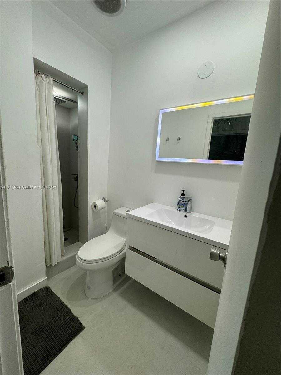 Small Image of 286 BAL BAY DR #5, Bal Harbour Number 15