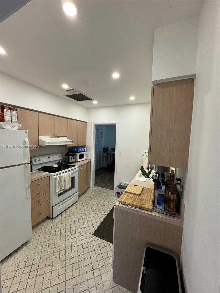 Small Image of 286 BAL BAY DR #5, Bal Harbour Number 18