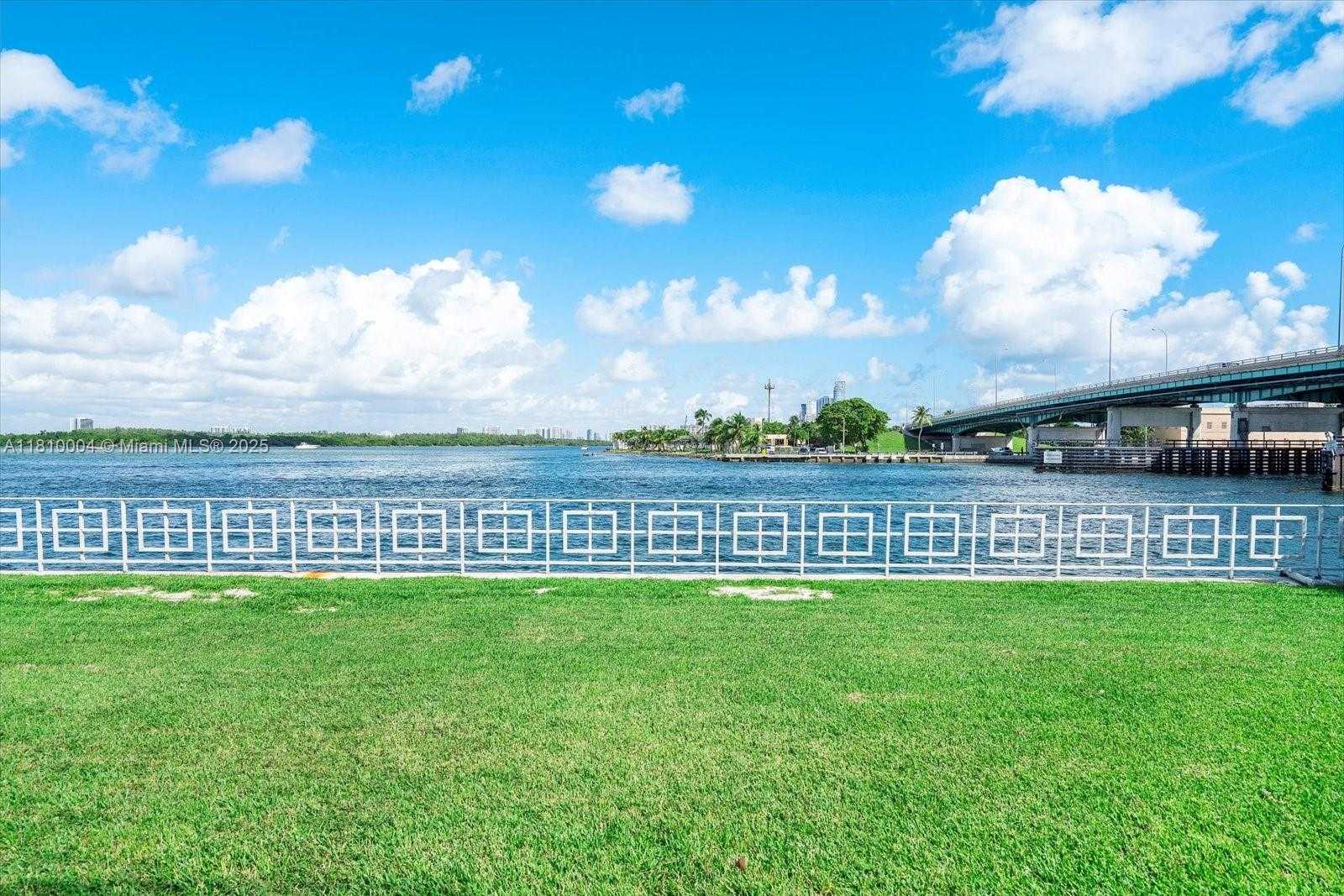 Small Image of 286 BAL BAY DR #5, Bal Harbour Number 5