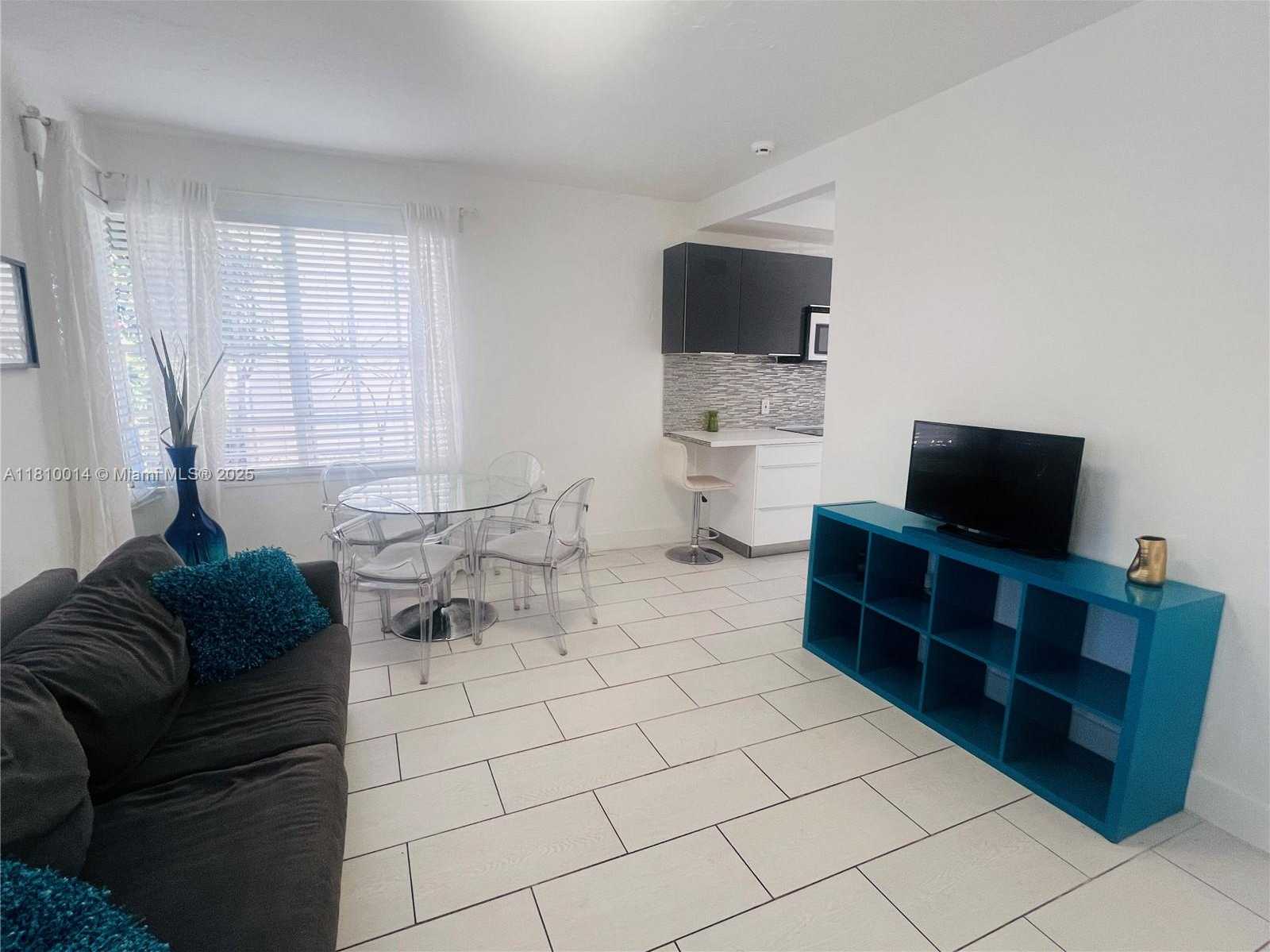 Small Image of 1335 PENNSYLVANIA AVE #1, Miami Beach Number 3