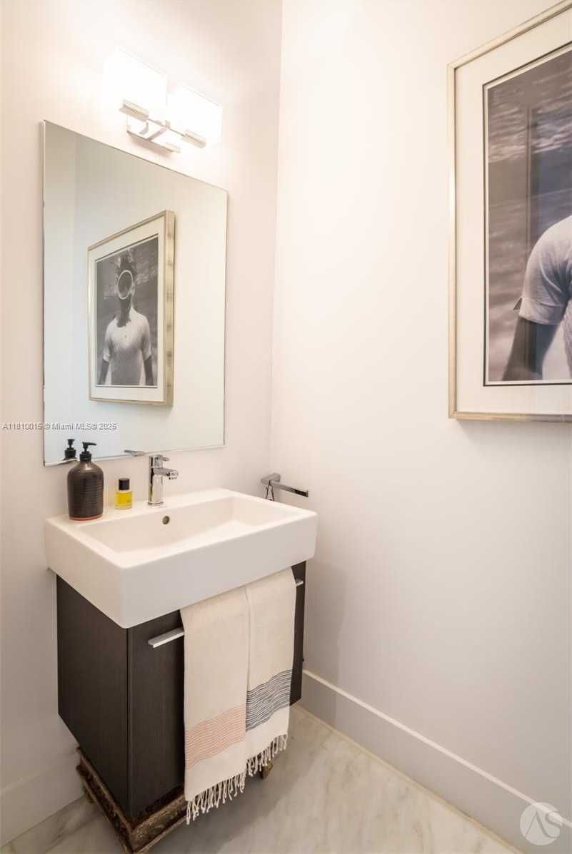 Small Image of 2675 SOUTH BAYSHORE DR #902S, Miami Number 30