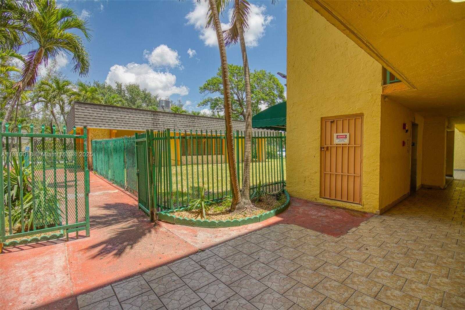 Small Image of 606 WEST 81ST ST #318, Hialeah Number 21