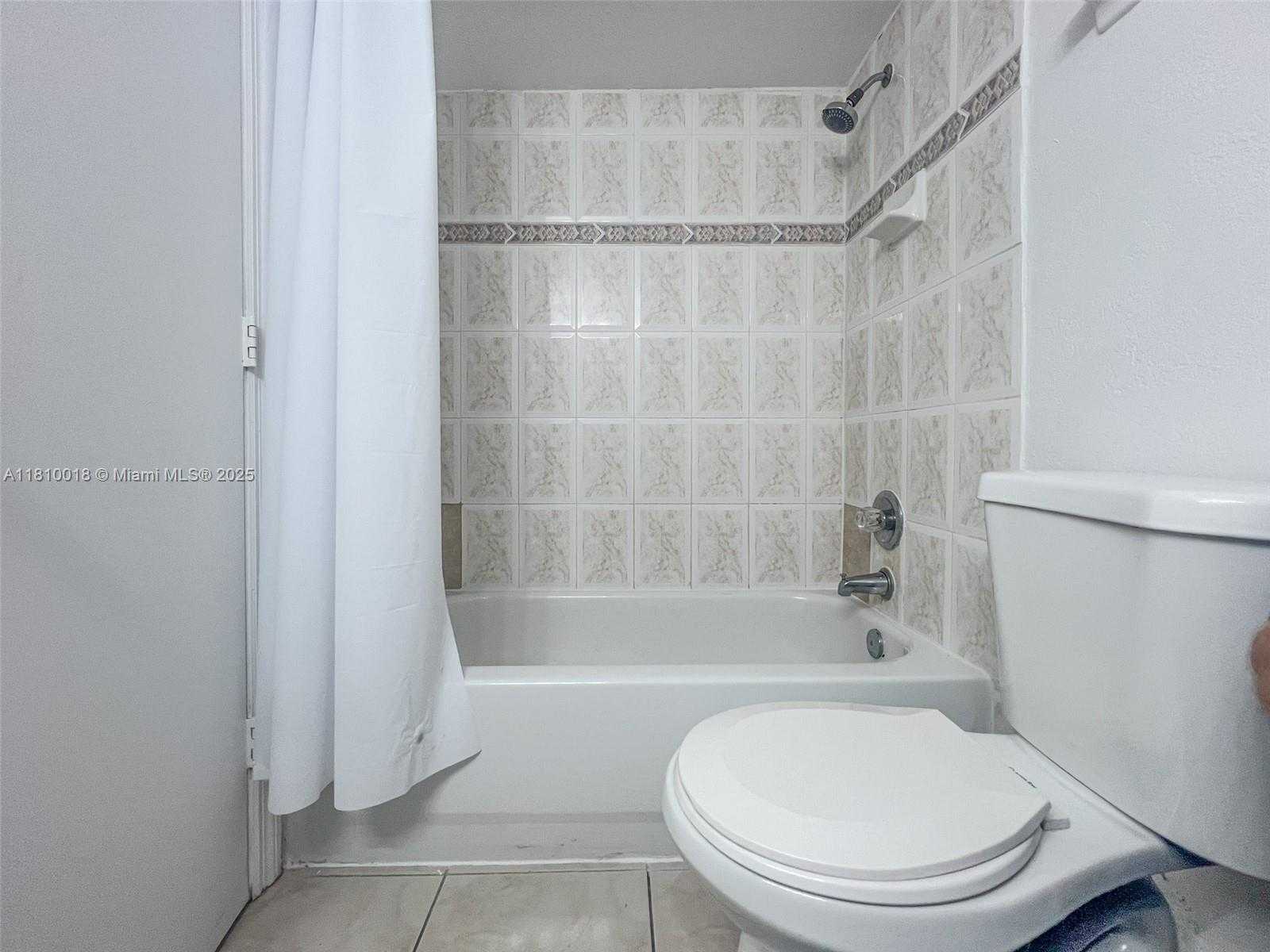 Small Image of 606 WEST 81ST ST #318, Hialeah Number 6
