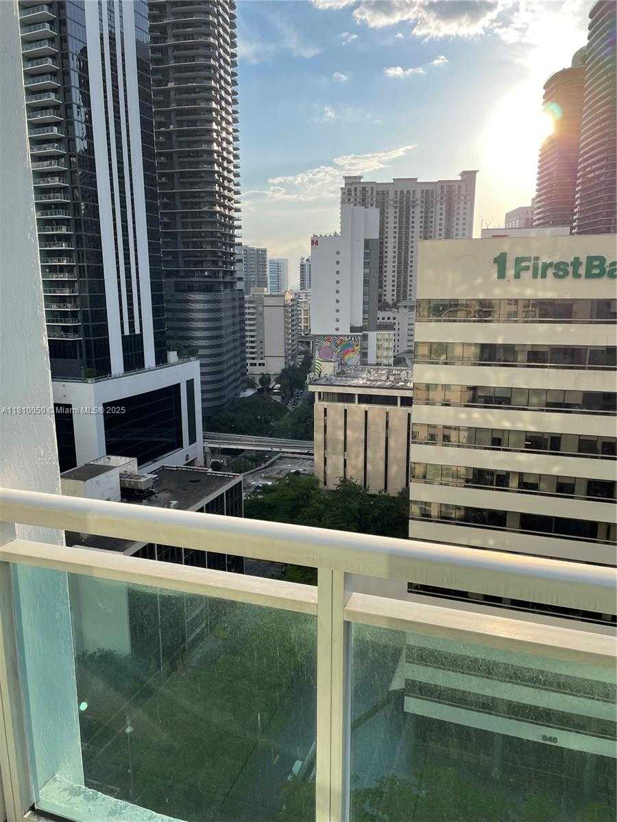 Small Image of 951 BRICKELL AVE #1703, Miami Number 4