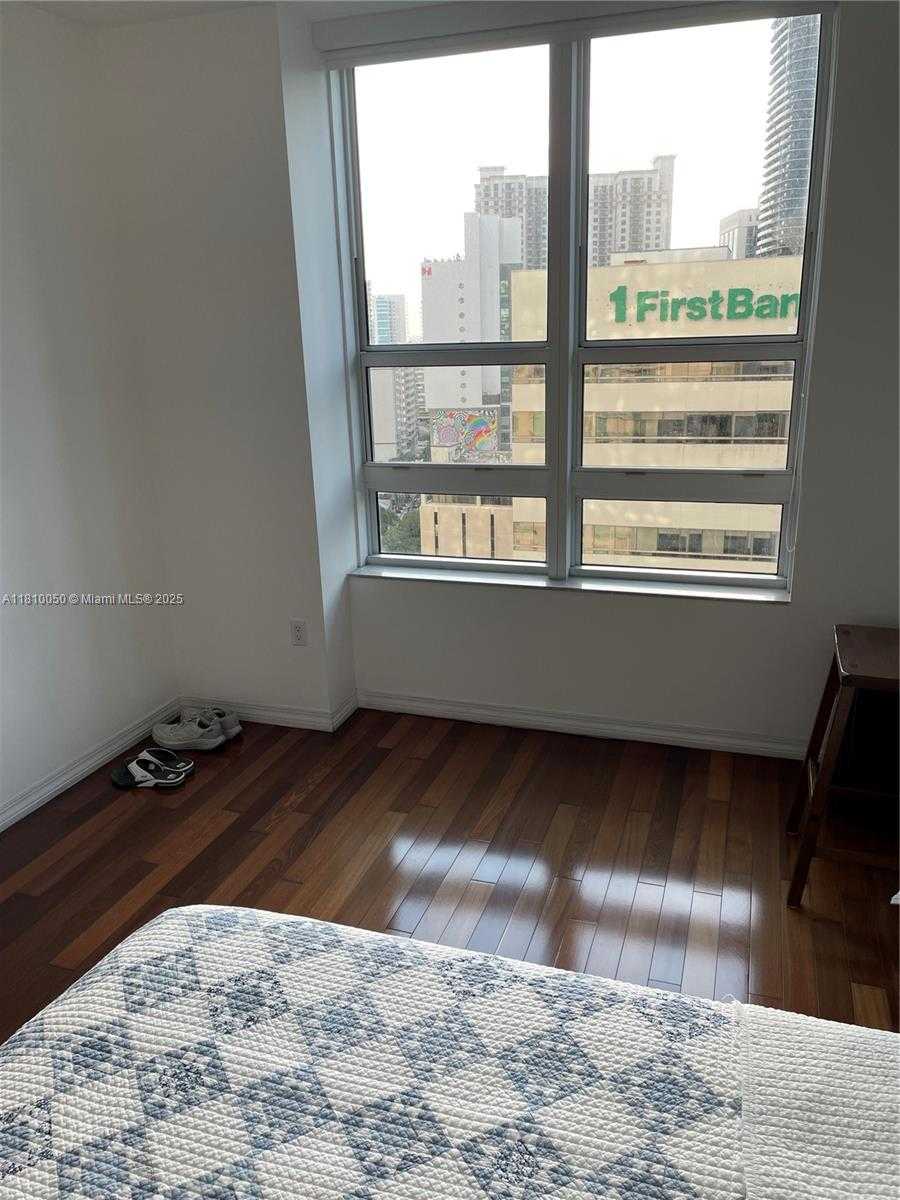 Small Image of 951 BRICKELL AVE #1703, Miami Number 7