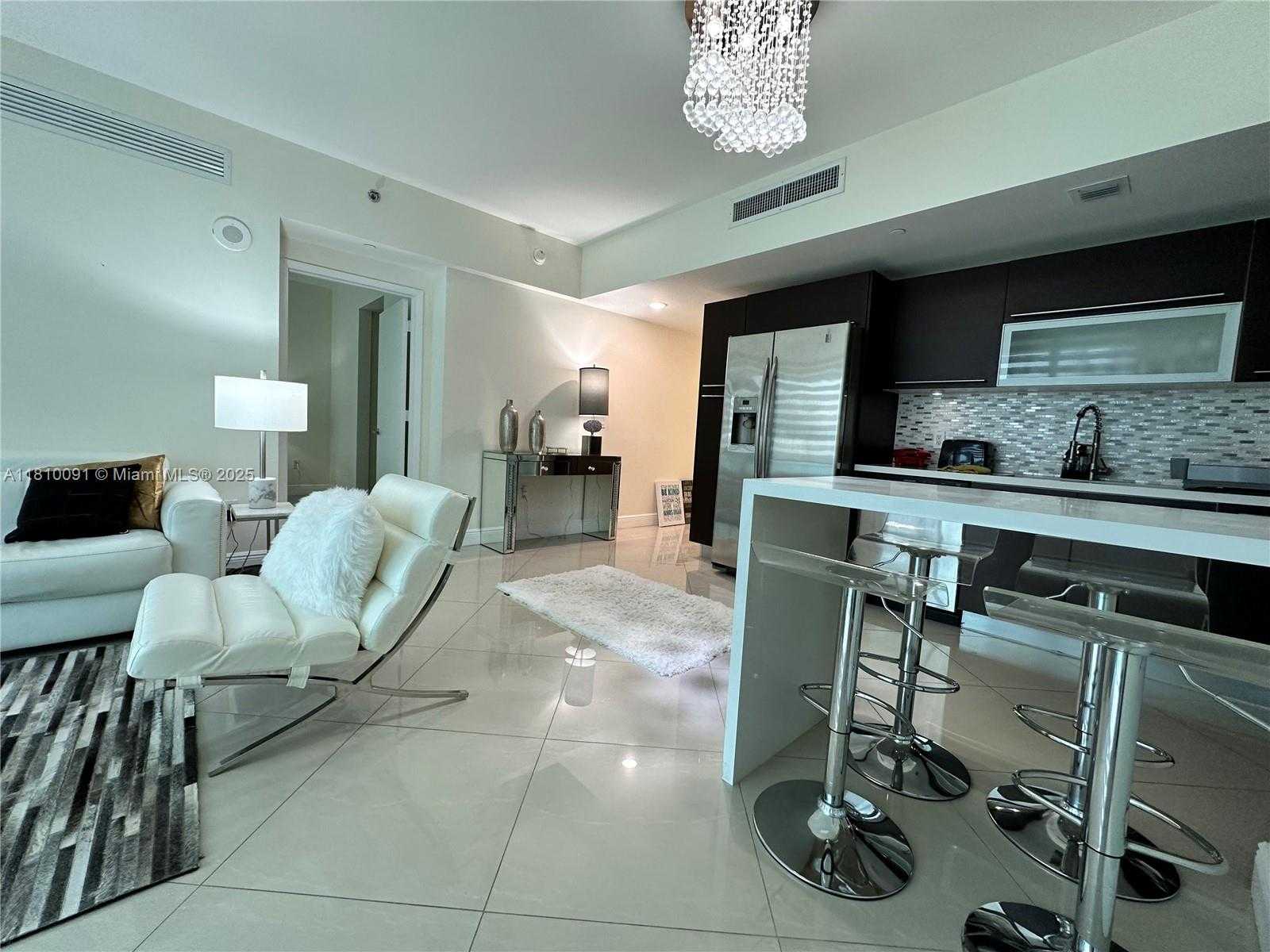 Small Image of 950 BRICKELL BAY DR #2607, Miami Number 10