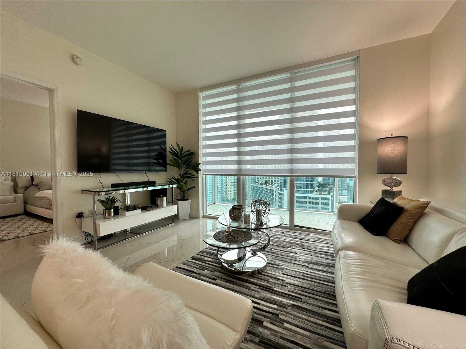 Small Image of 950 BRICKELL BAY DR #2607, Miami Number 12