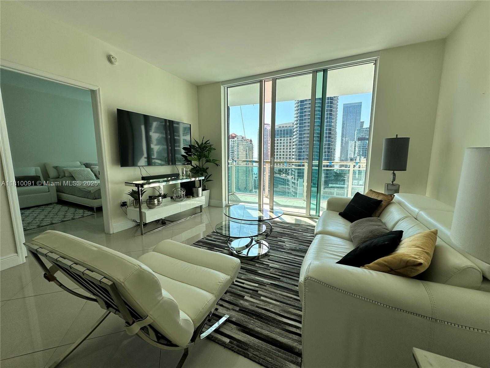 Small Image of 950 BRICKELL BAY DR #2607, Miami Number 13