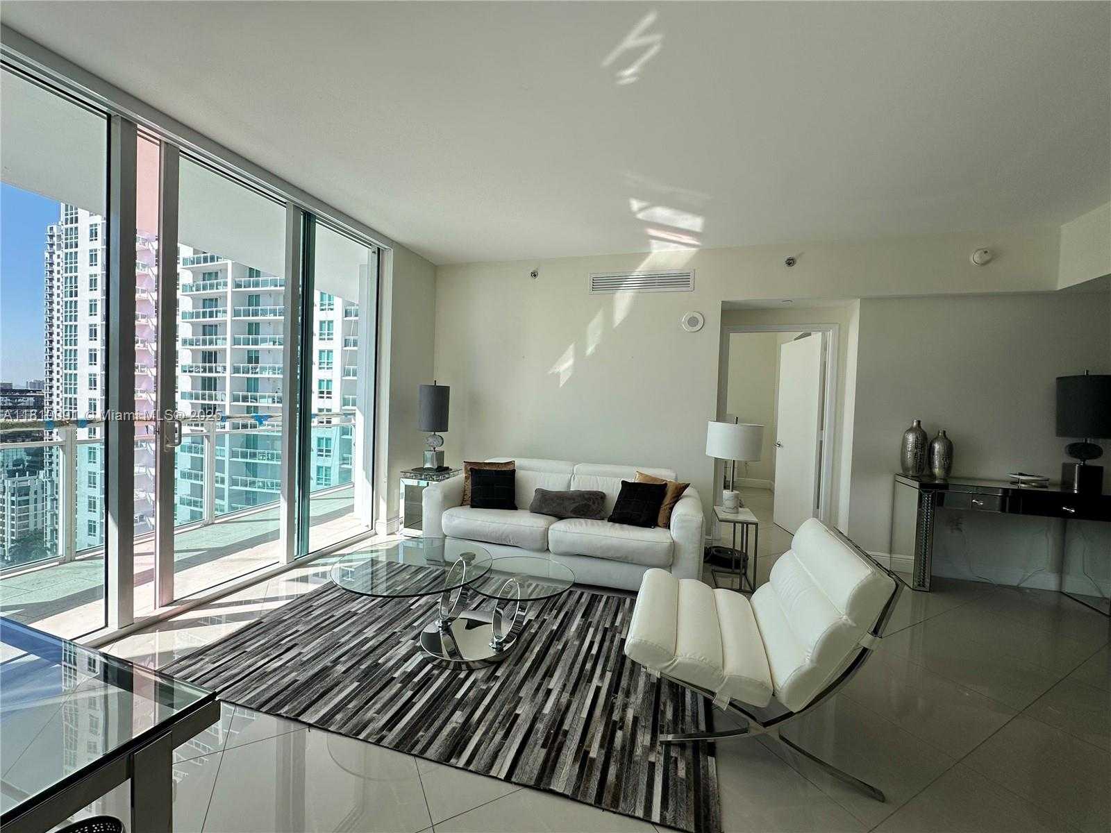 Small Image of 950 BRICKELL BAY DR #2607, Miami Number 16