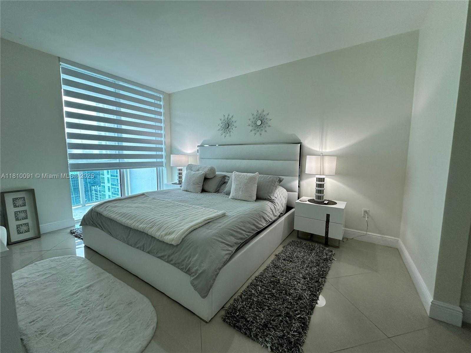 Small Image of 950 BRICKELL BAY DR #2607, Miami Number 22