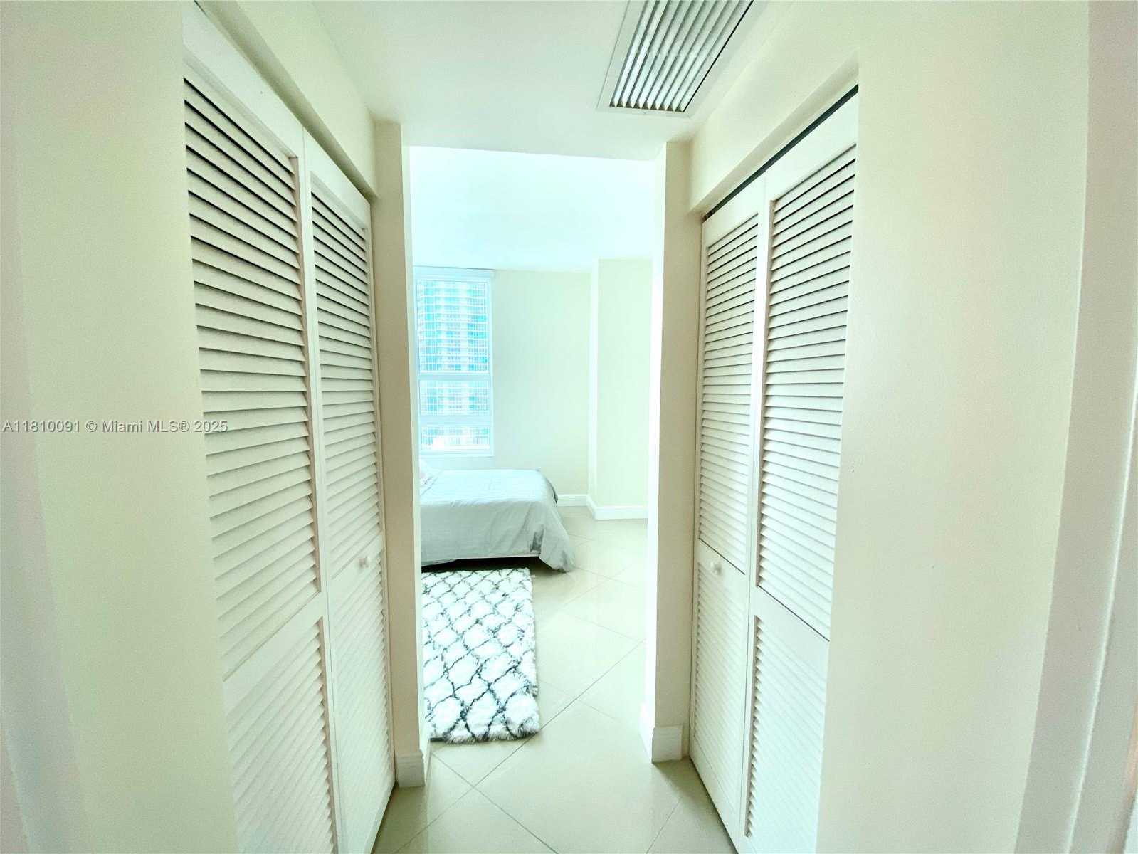 Small Image of 950 BRICKELL BAY DR #2607, Miami Number 36