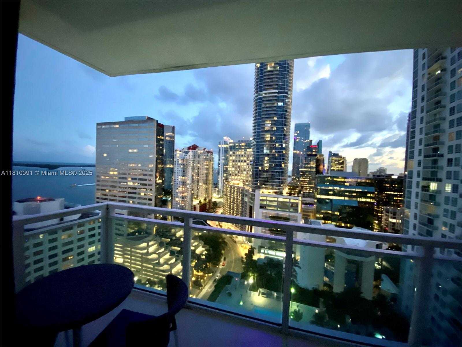 Small Image of 950 BRICKELL BAY DR #2607, Miami Number 40