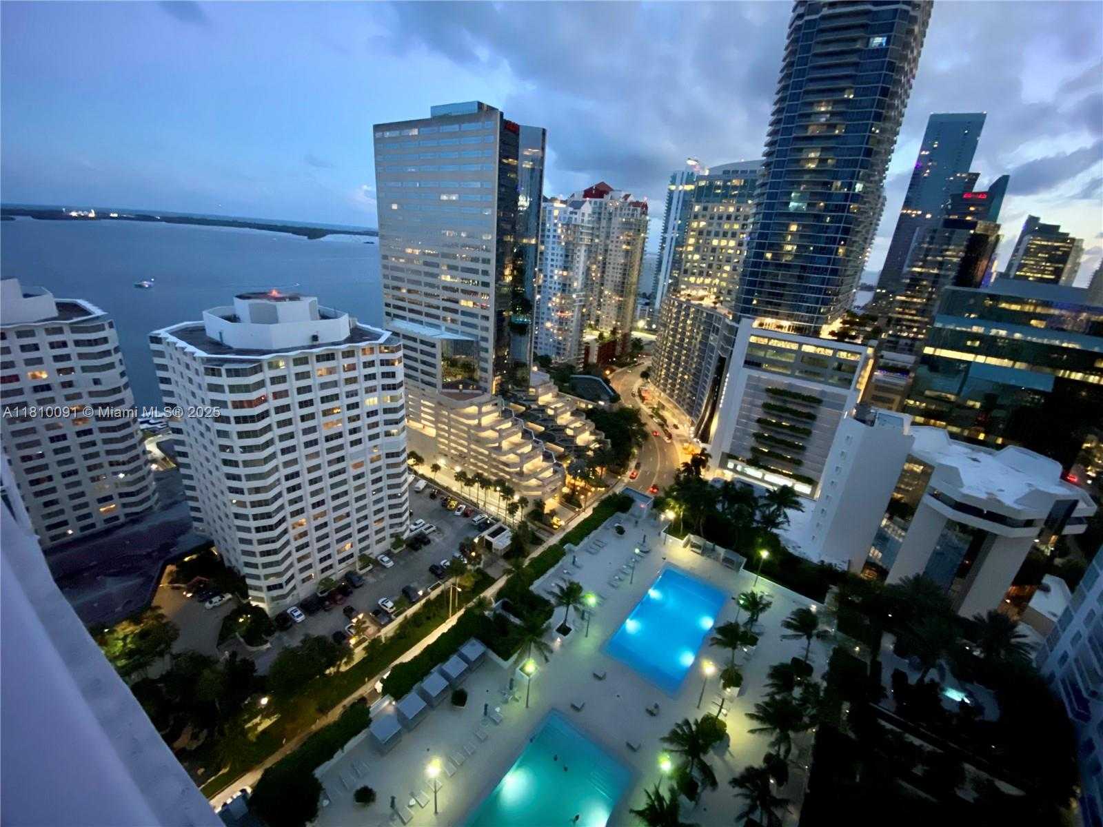 Small Image of 950 BRICKELL BAY DR #2607, Miami Number 42